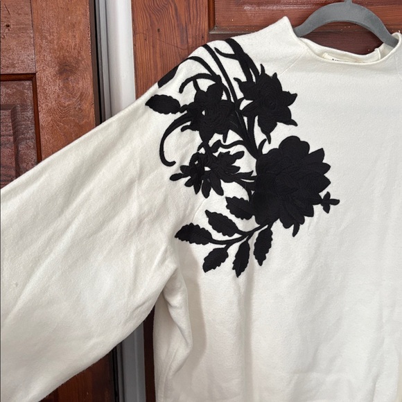 The Beatriz Anthropologie sweater Size XL - Picture 4 of 8